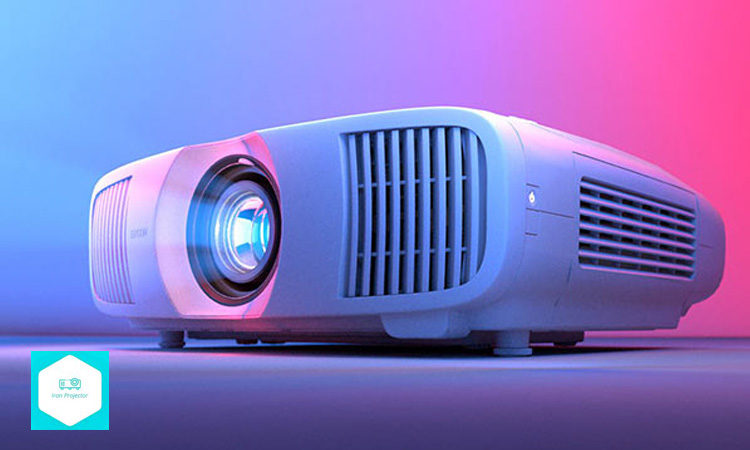 راهنمای انتخاب بهترین  برند پروژکتور استوک