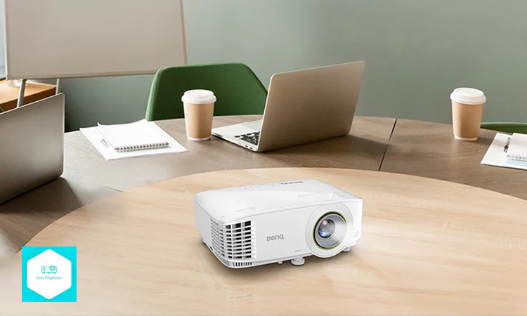 معرفی بهترین برندهای پروژکتور استوک