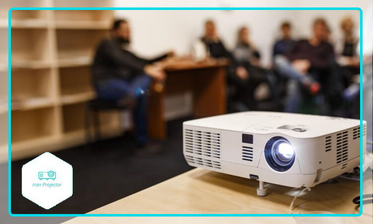 چرا پروژکتورهای هیتاچی بین کاربران آموزشی محبوب اند؟